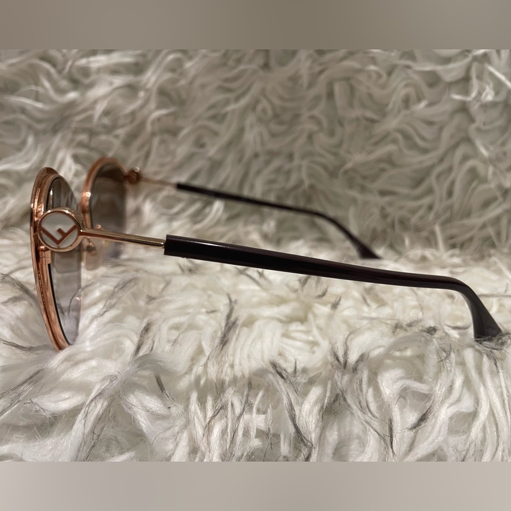 FENDI Sunglasses - Picture 5 of 5